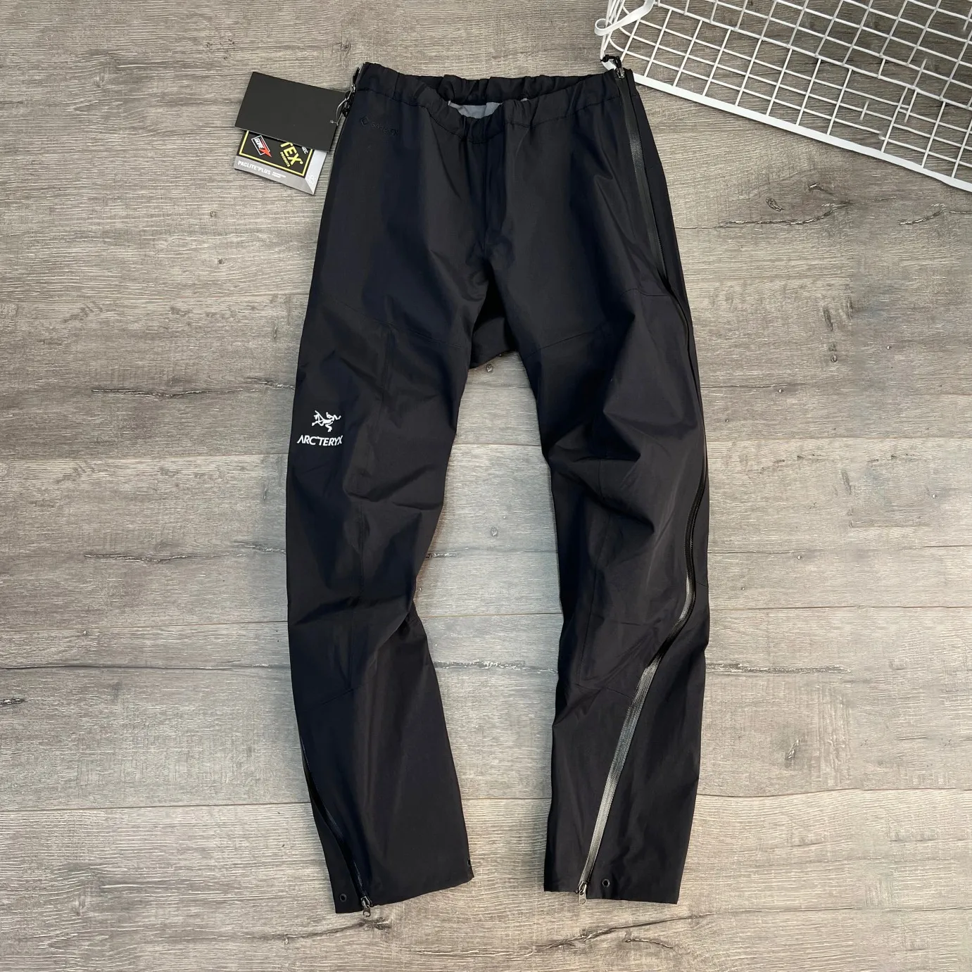 ， Breathable ，Breathable ！ ， ！ 【 Quality】 22FW Arcteryx Beta Pant 30116 ， ， ！ ， ！ ， ，GOER TEX ， Wear-Resistant ， Breathable ！ ， Shoes ， ， ， ， ， High-Top Low-Top Shoes ， ！ GORE TEX ， ， YKK 、logo ， ， ！Quality ！ Color：Black Size S 3XL
